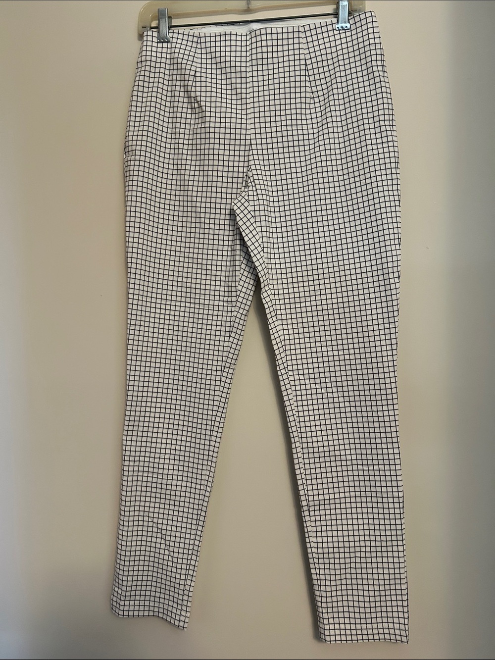 Calvin Klein white/black grid pattern skinny leg stretch pants NWOT size 10